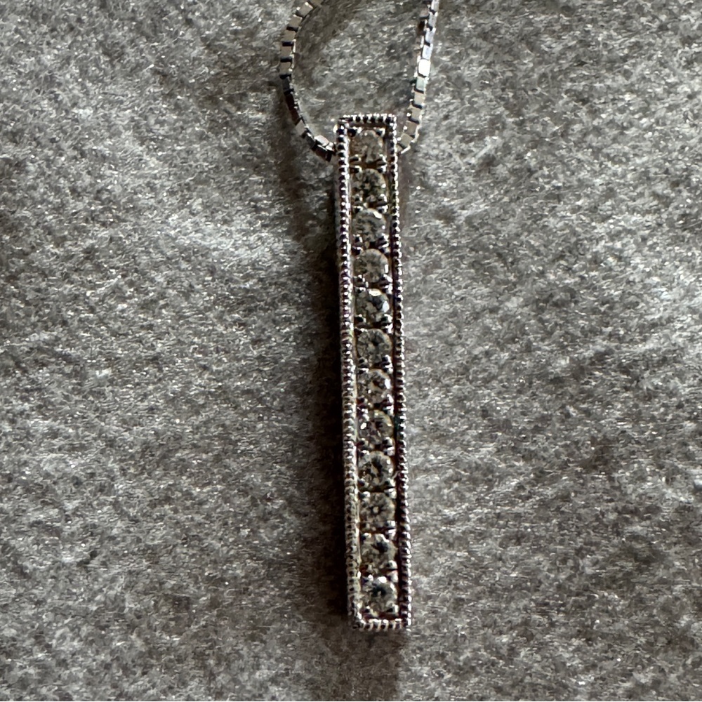 Elegant 14k White Gold and Diamond Necklace, 18”